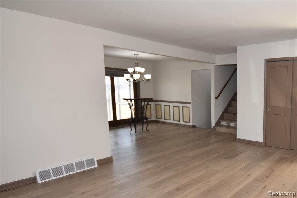 5106 Lakewood Drive, Grand Blanc, MI 48439 — Photo 14