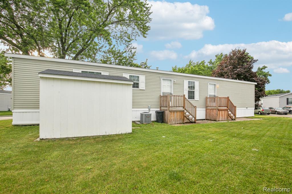 4726 Harrow Court, Sterling Heights, MI 48310 — Photo 2