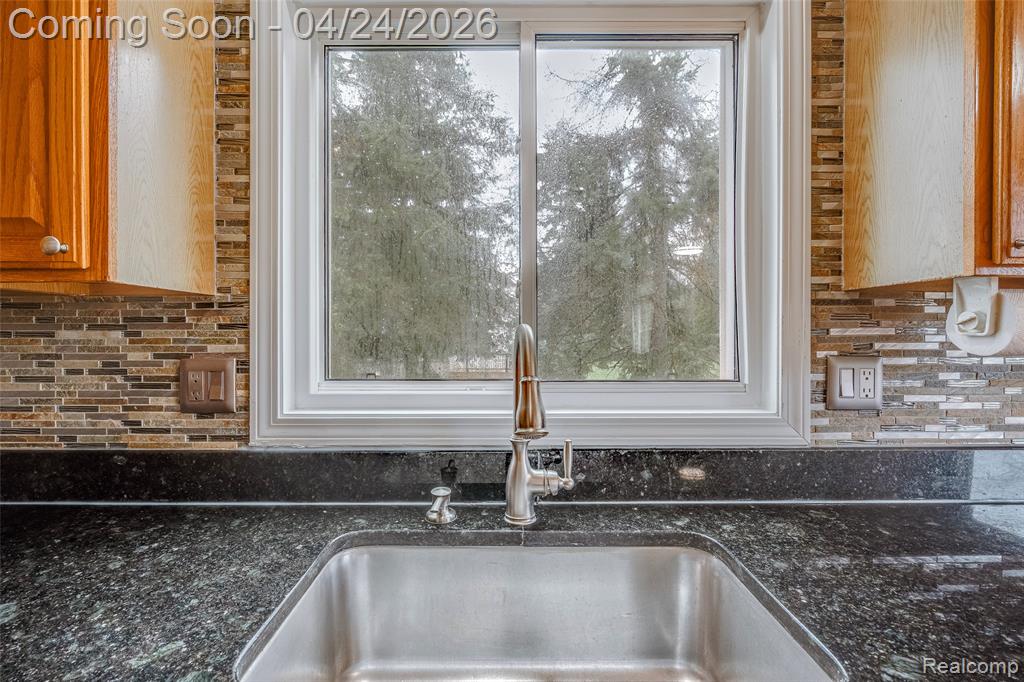 43470 Algonquin Drive, Novi, MI — Photo 16