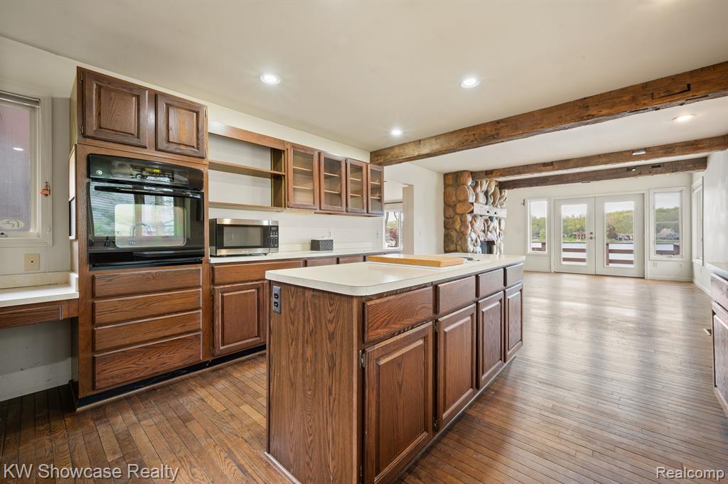 5867 COMMUNITY Drive, Brighton, MI 48116 — Photo 23