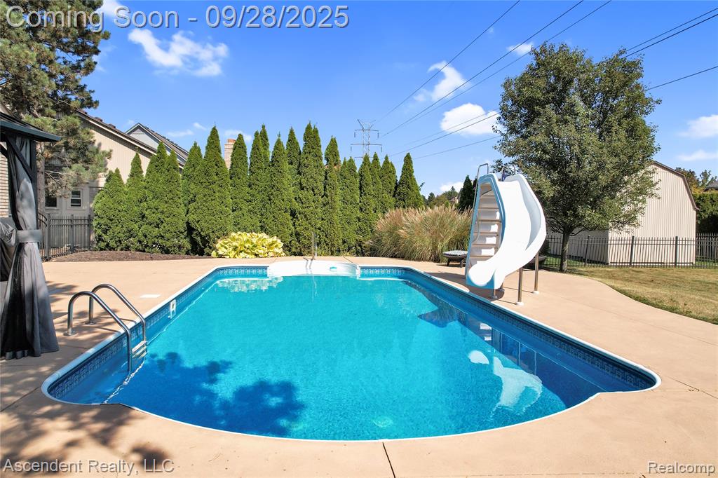 43476 Hillsboro Drive, Clinton Twp, MI 48038 — Photo 13