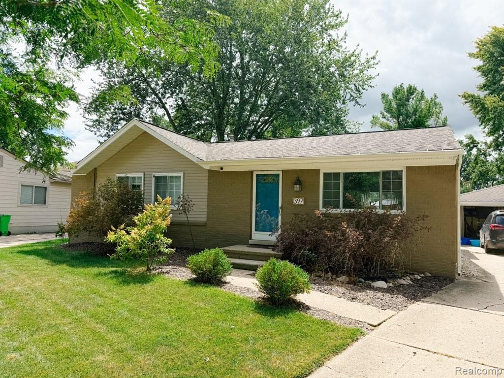 397 University Avenue, South Lyon, MI 48178 — Photo 2