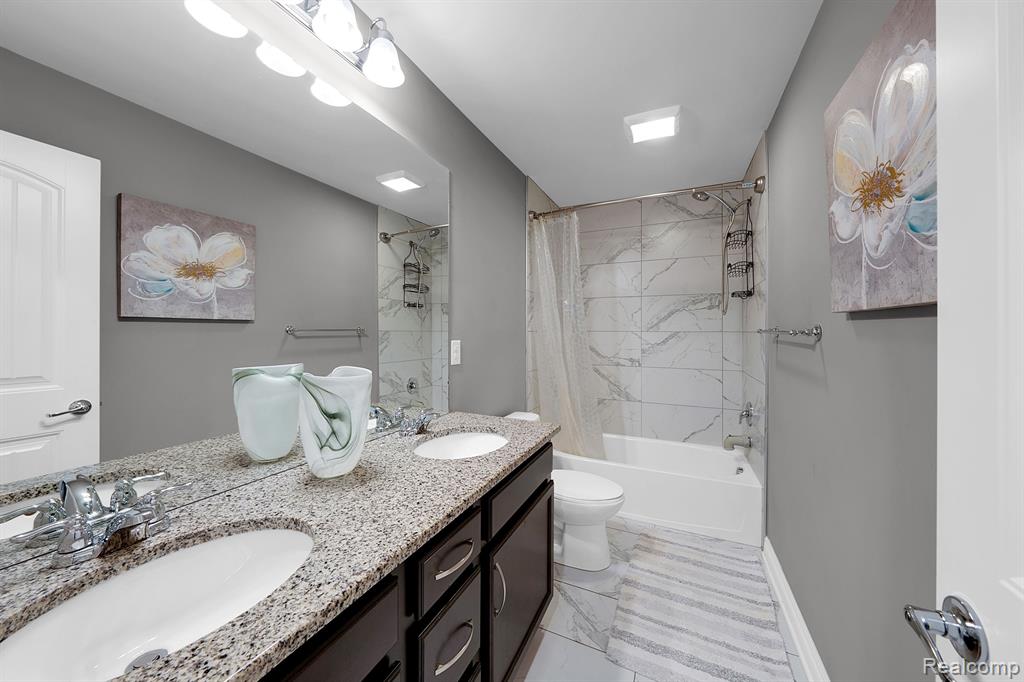 49473 CRANBROOK Drive, Macomb, MI 48044 — Photo 25