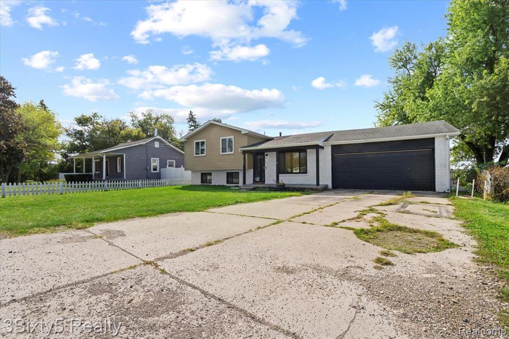 8348 N Dixie Highway, Newport, MI 48166 — Photo 2
