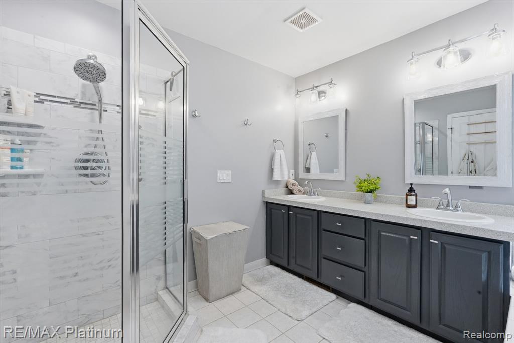 6513 E Ridge Court, Brighton, MI 48116 — Photo 17