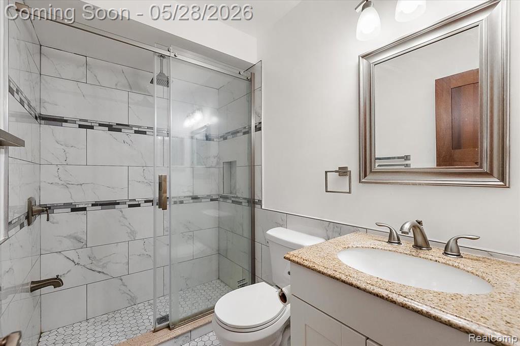 25136 Westmoreland Drive, Farmington, MI 48336 — Photo 21