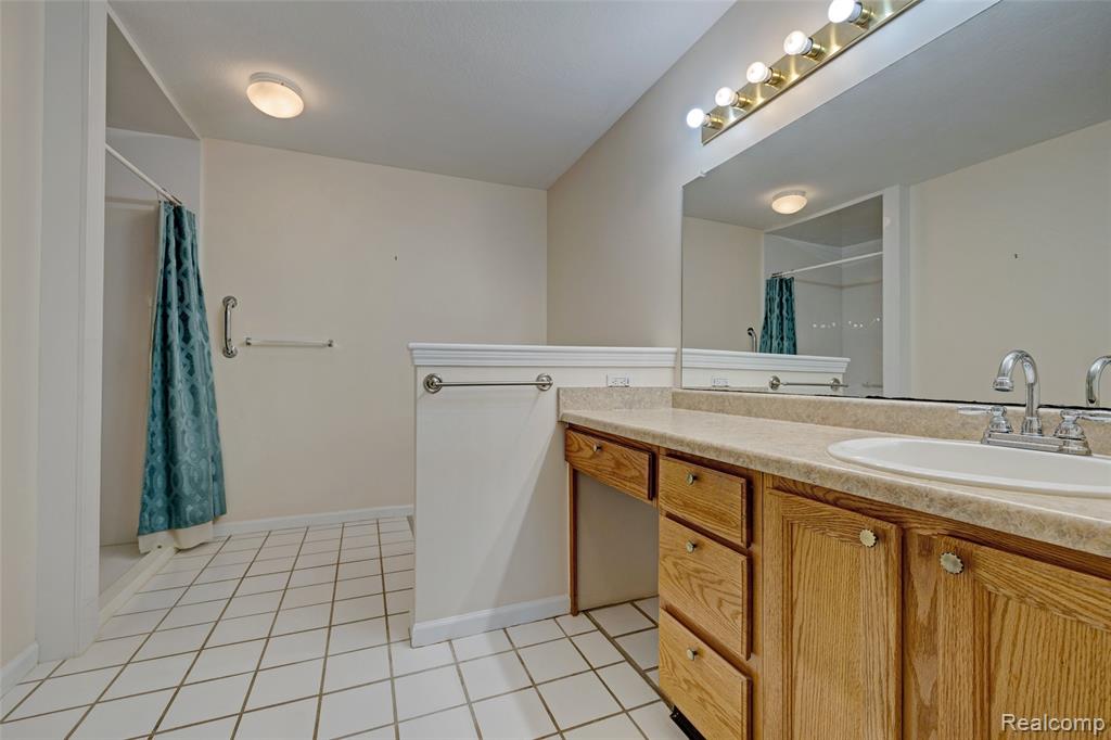 12364 Saint Andrews Way, 66, Fenton, MI 48430 — Photo 28