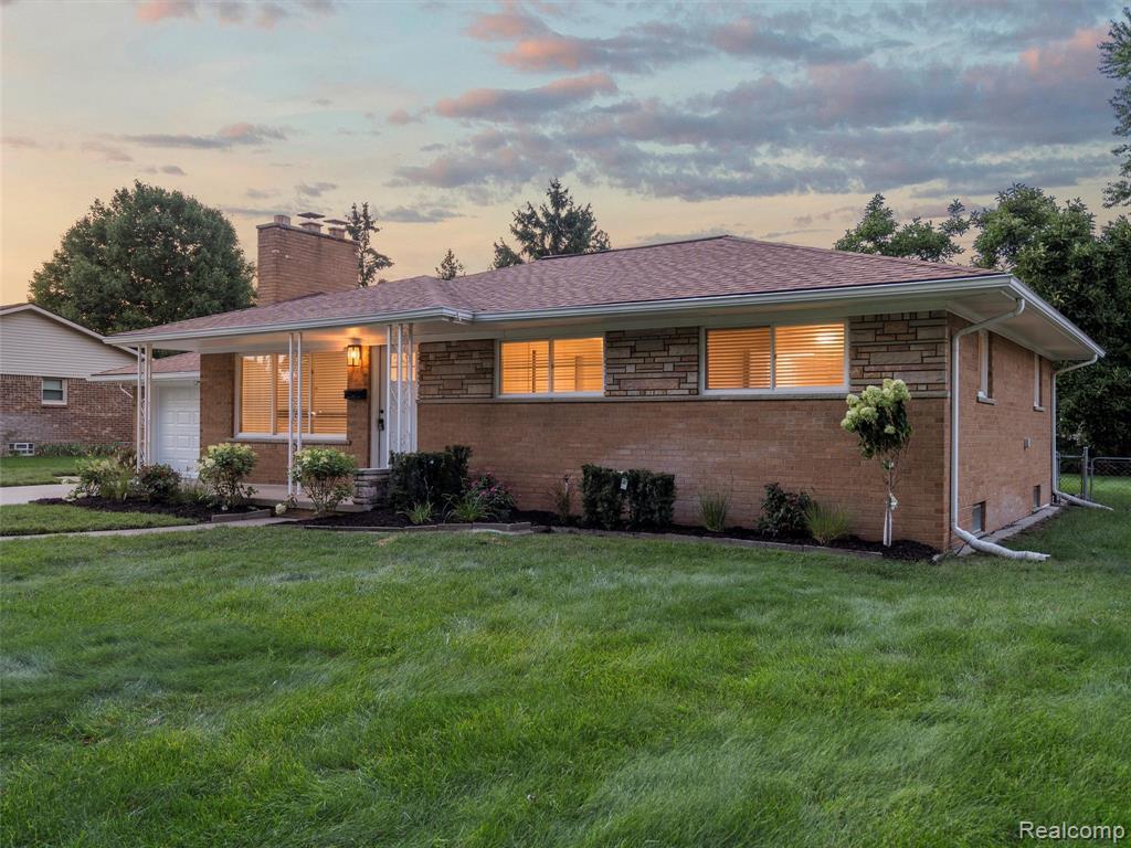 8211 Saint John Street, Utica, MI 48317 — Photo 2