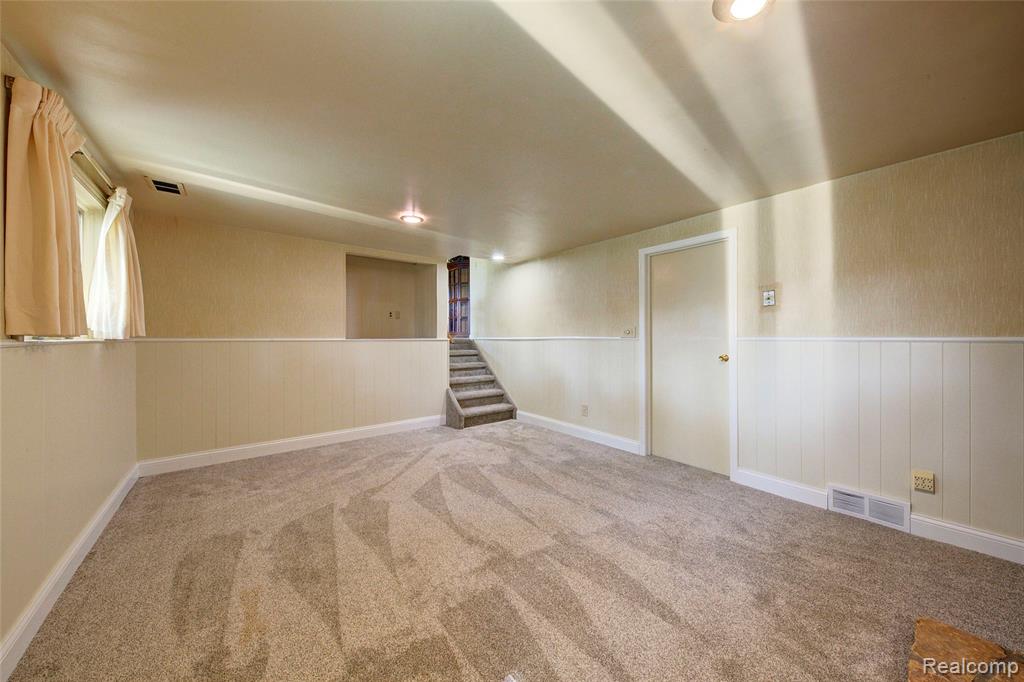 5489 Academy Street, Dearborn Heights, MI 48125 — Photo 38