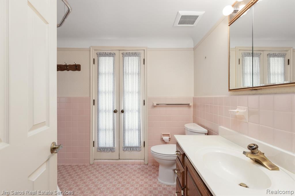 805 BALFOUR Street, Grosse Pointe Park, MI 48230 — Photo 18