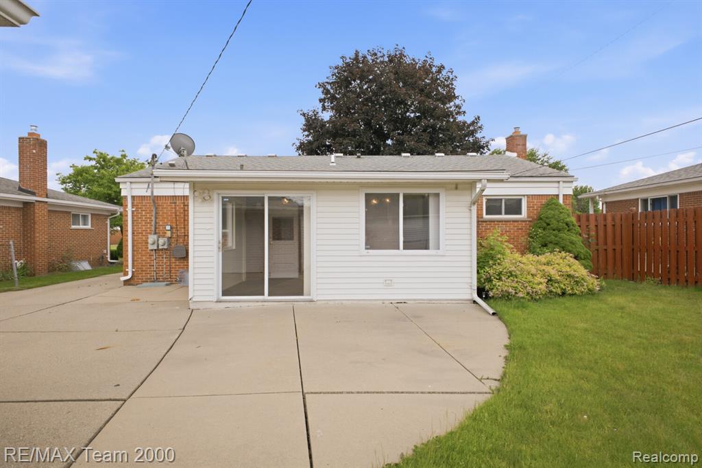 8512 Norborne Avenue, Dearborn Heights, MI 48127 — Photo 30