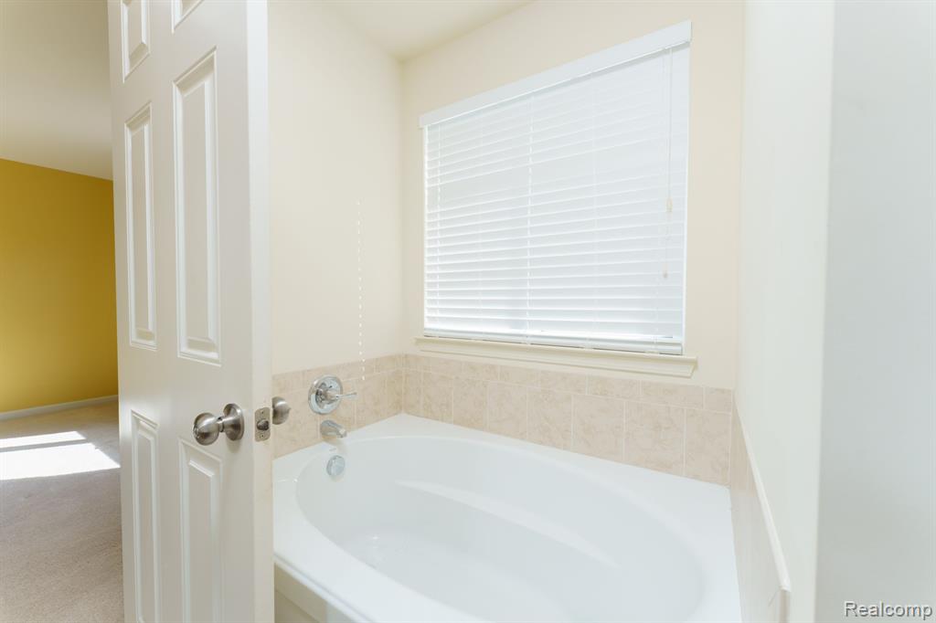 4880 Shellbark Drive, Ypsilanti, MI 48197 — Photo 40