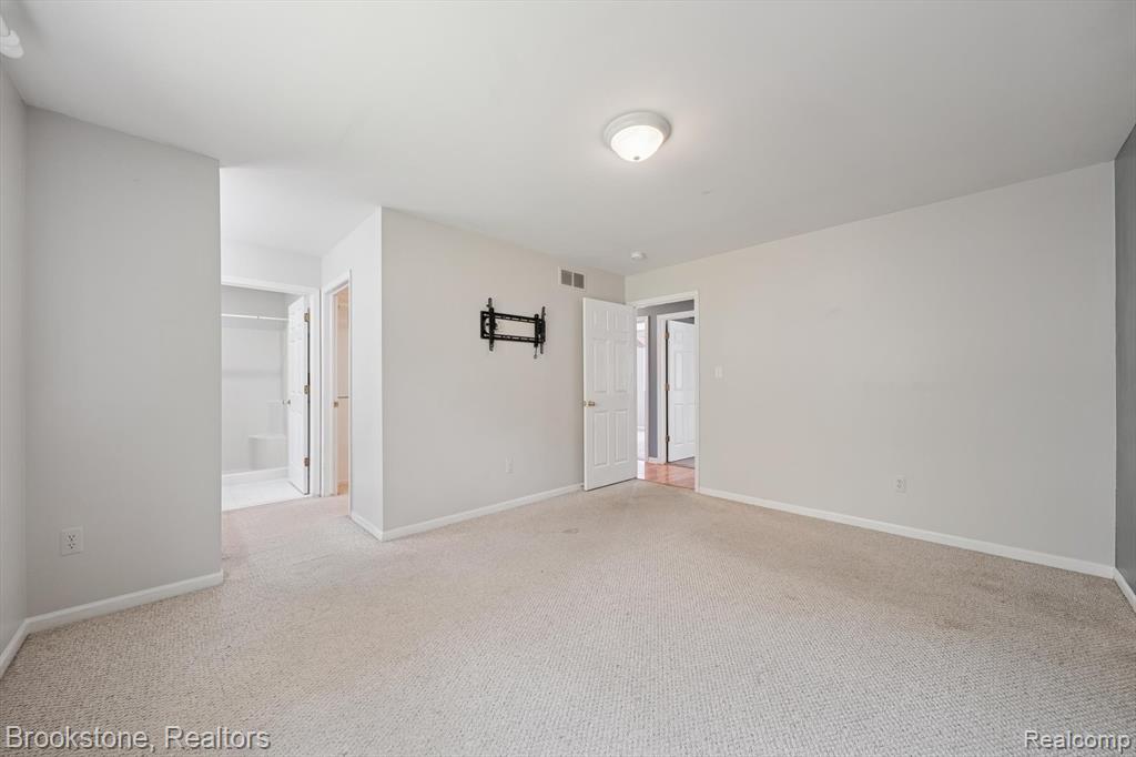9088 Posey Drive, Whitmore Lake, MI 48189 — Photo 31