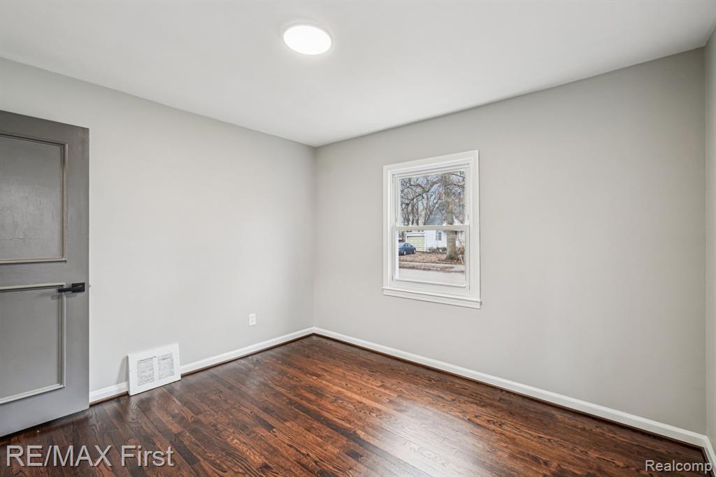23818 Tawas Avenue, Hazel Park, MI 48030 — Photo 11