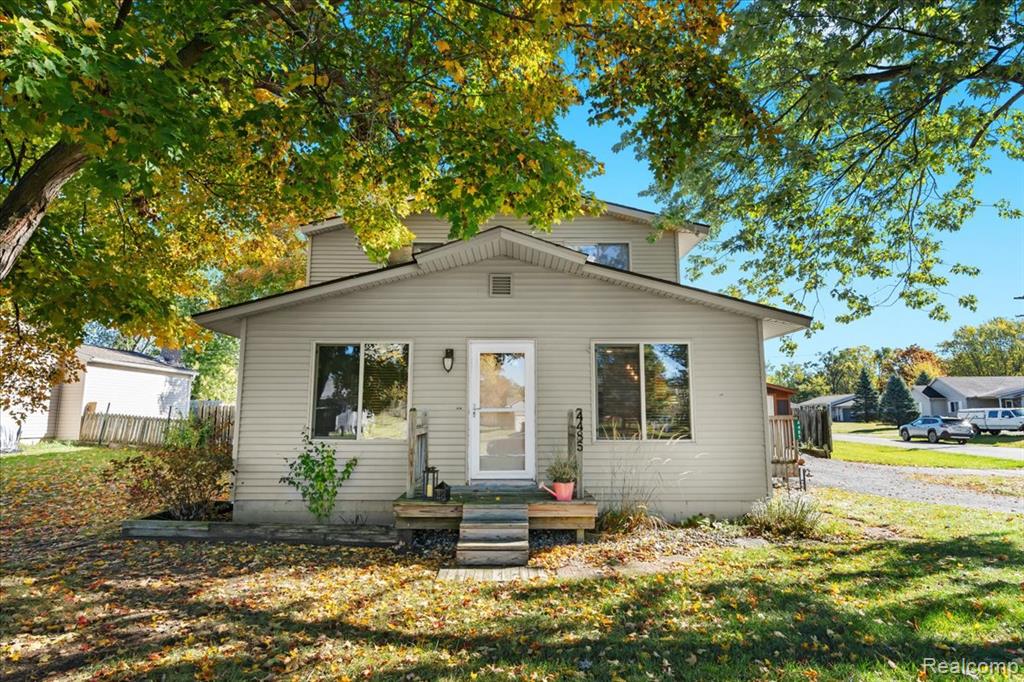 4485 Pommore, Milford, MI 48380 — front exterior