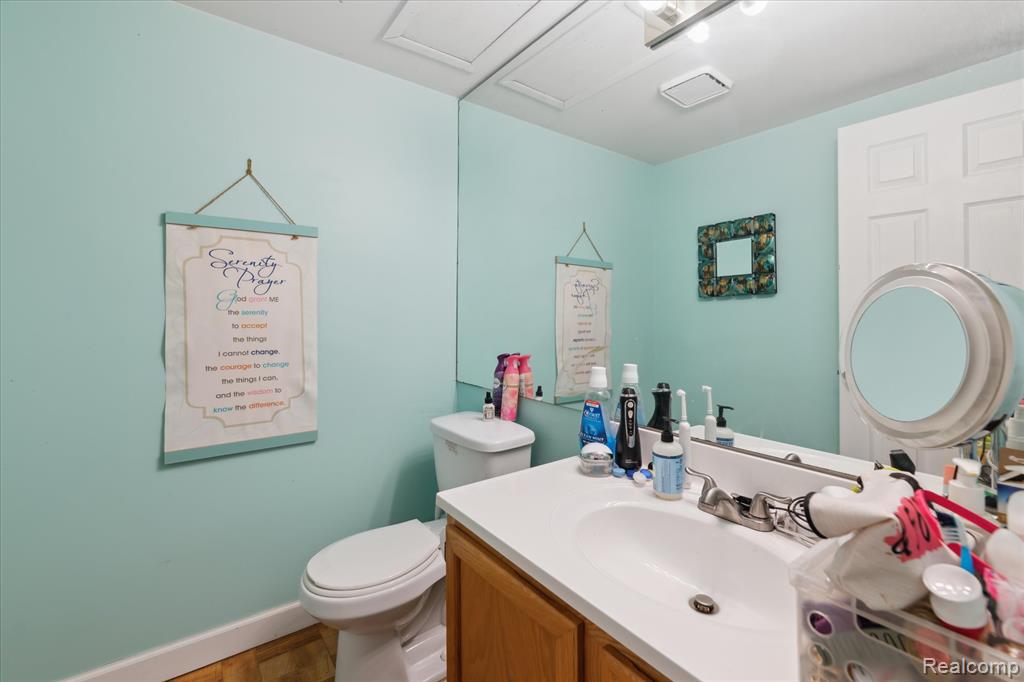 38819 Country Circle, Farmington Hills, MI 48331 — Photo 18
