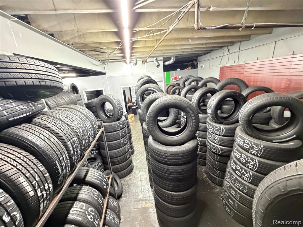 20111 Joy Road, Detroit, MI 48228 — Photo 11