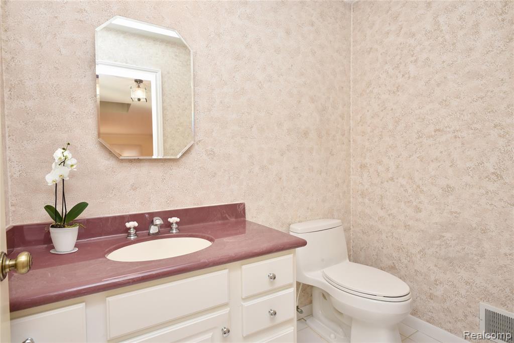 4451 Cypress Drive, Troy, MI 48085 — Photo 19