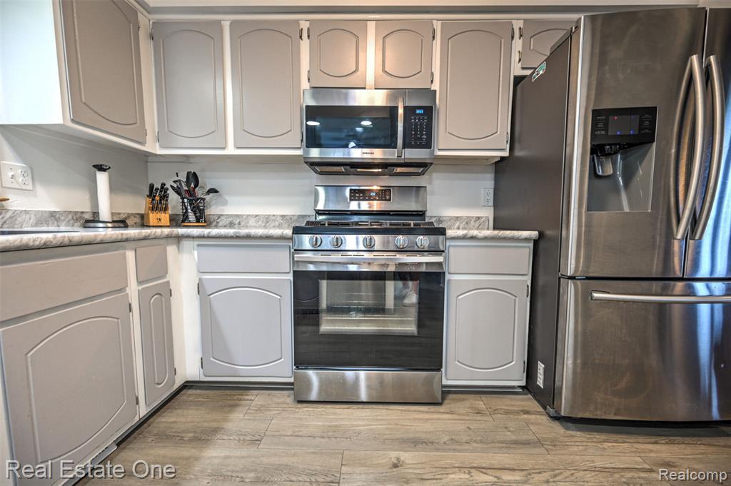 3956 S Sashabaw Road, Clarkston, MI 48348 — Photo 33
