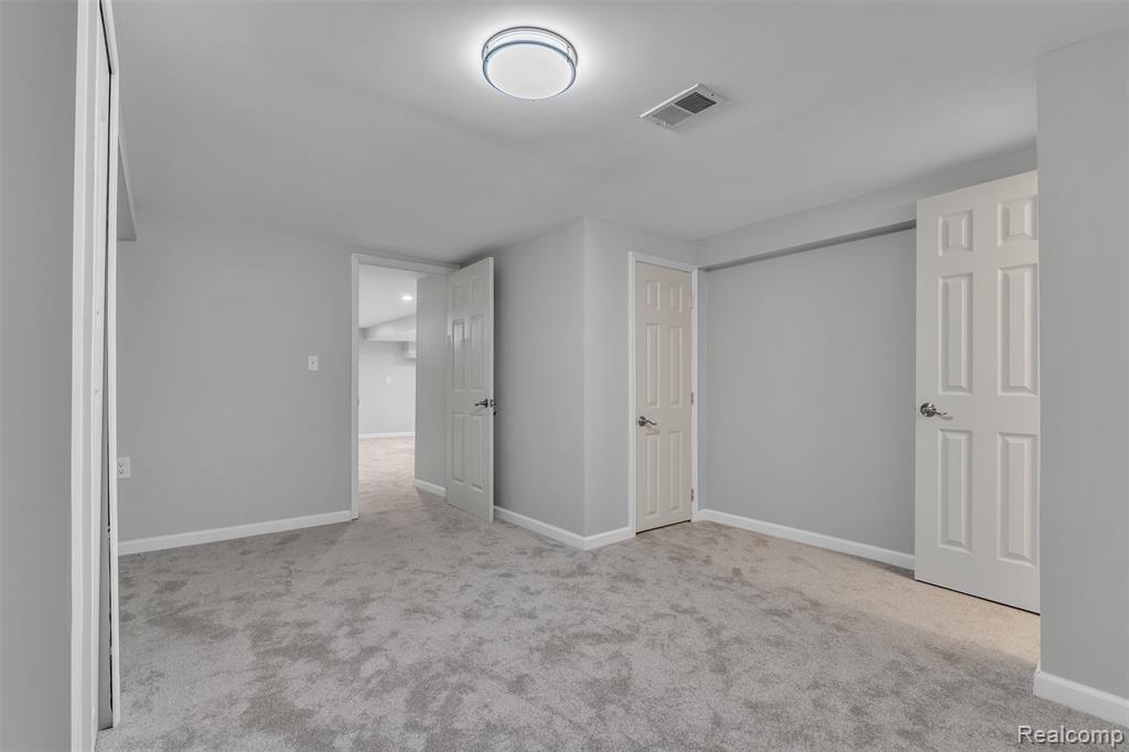 5310 Pond Bluff Drive, West Bloomfield, MI 48323 — Photo 68