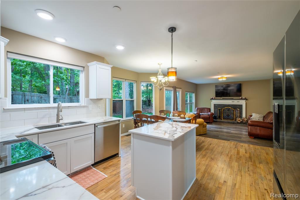 1250 Walloon Way, Lake Orion, MI — Photo 6