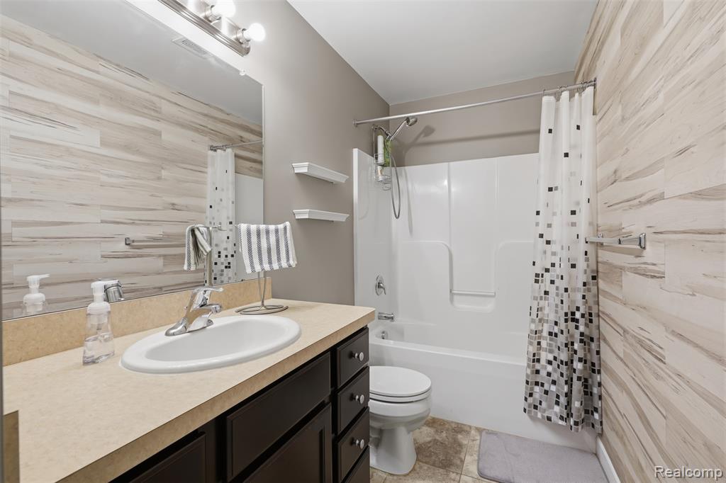 665 Marblewood Lane, Saline, MI 48176 — Photo 25