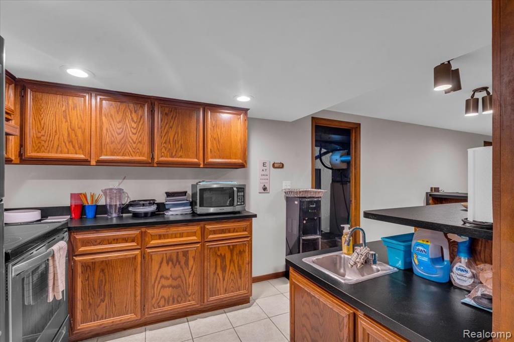 43939 Manitou Drive, Clinton Twp, MI 48038 — Photo 29