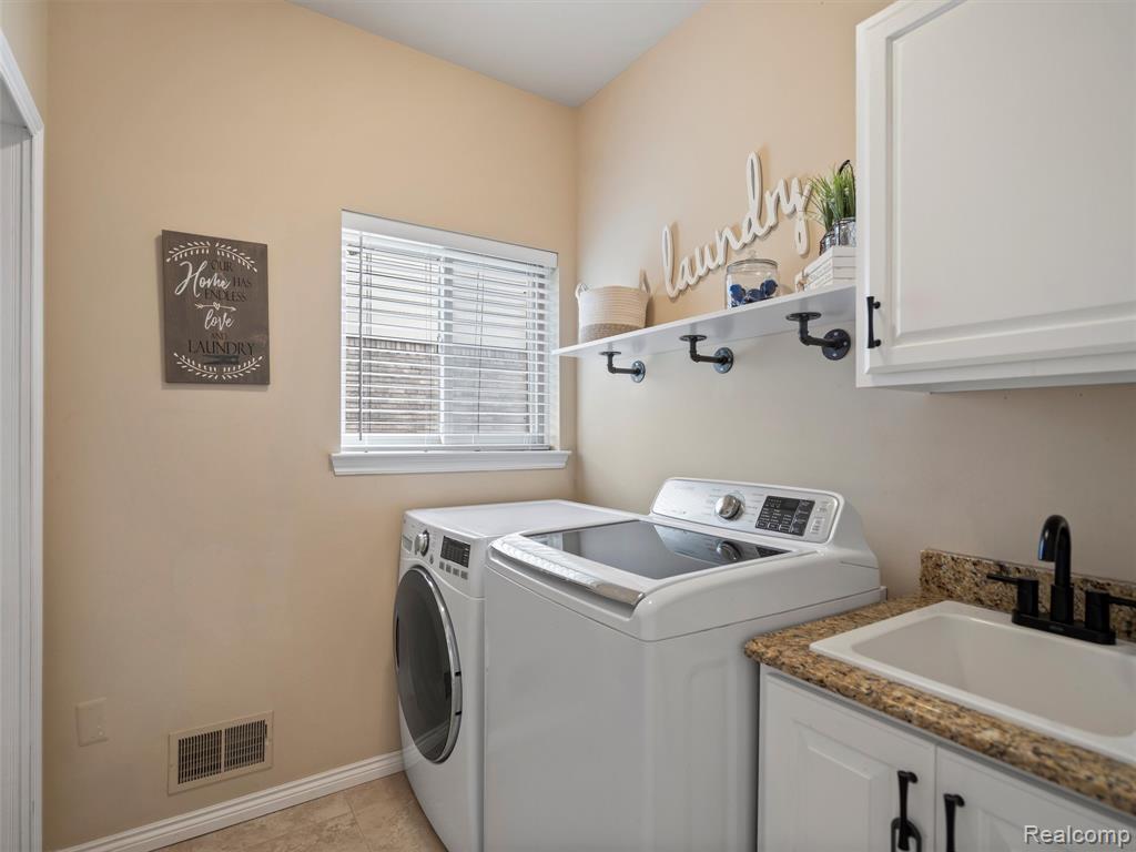 45877 ANDREW Drive, Macomb, MI 48044 — Photo 21