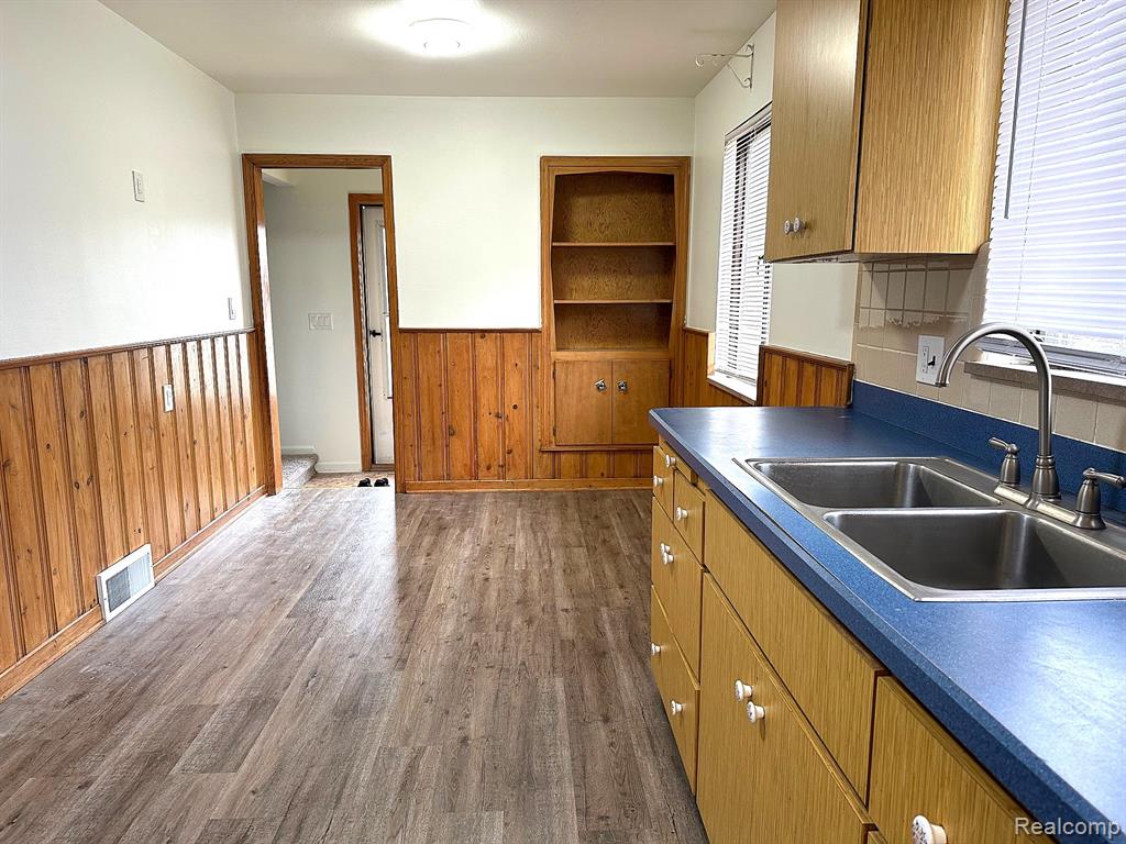 8101 Marian Street, Warren, MI 48093 — Photo 5