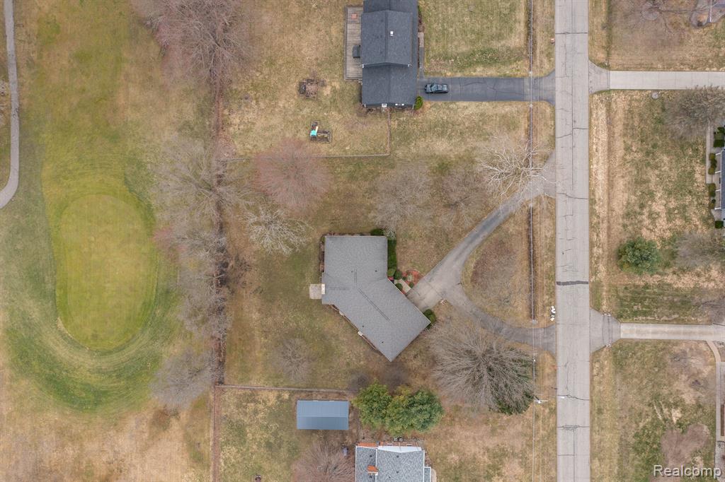 6226 GOLFVIEW Drive, Burton, MI 48509 — Photo 12