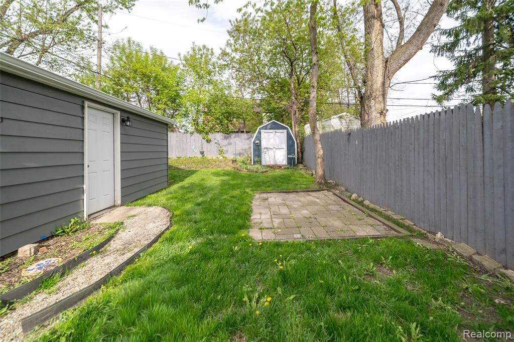 162 N Genesee Avenue, Pontiac, MI 48341 — Photo 10