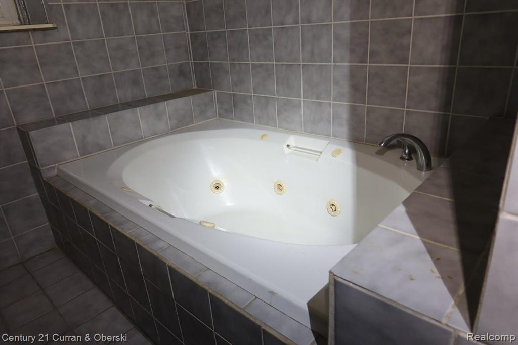 256 W Montana Street, Detroit, MI 48203 — Photo 9