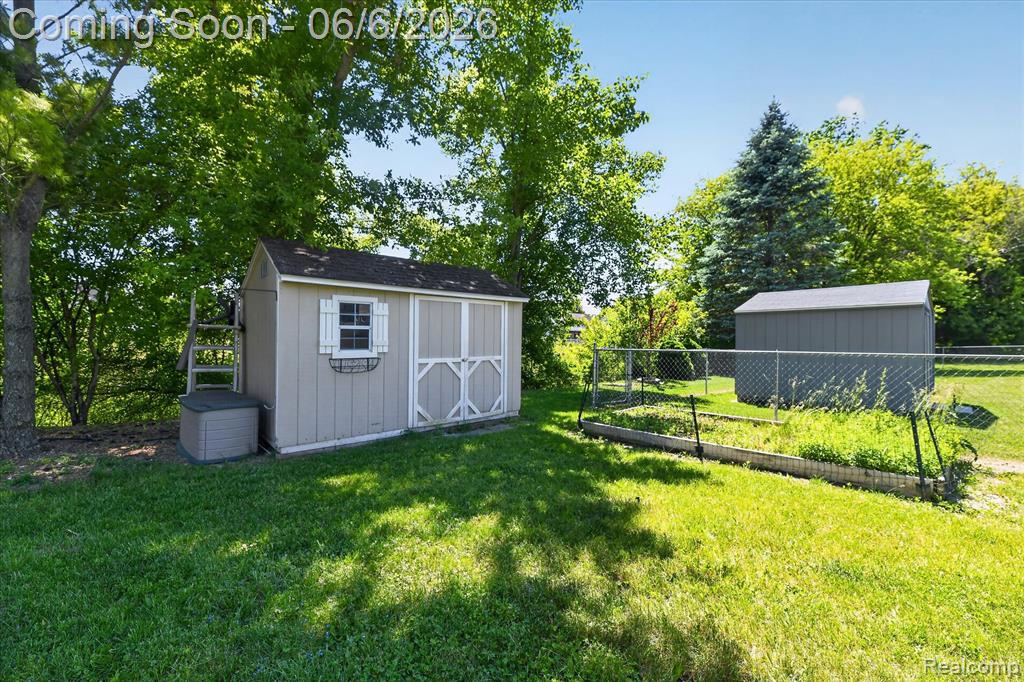 5324 Sequoia Court, Grand Blanc, MI 48439 — Photo 44