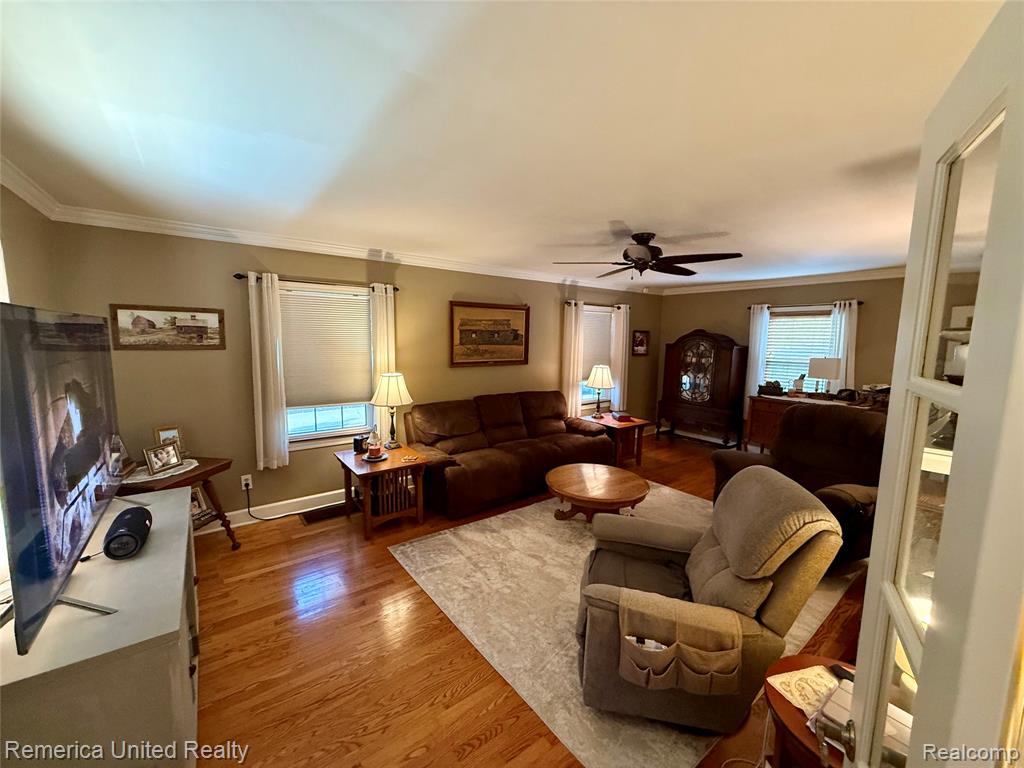 603 N Michigan Avenue, Howell, MI 48843 — Photo 5