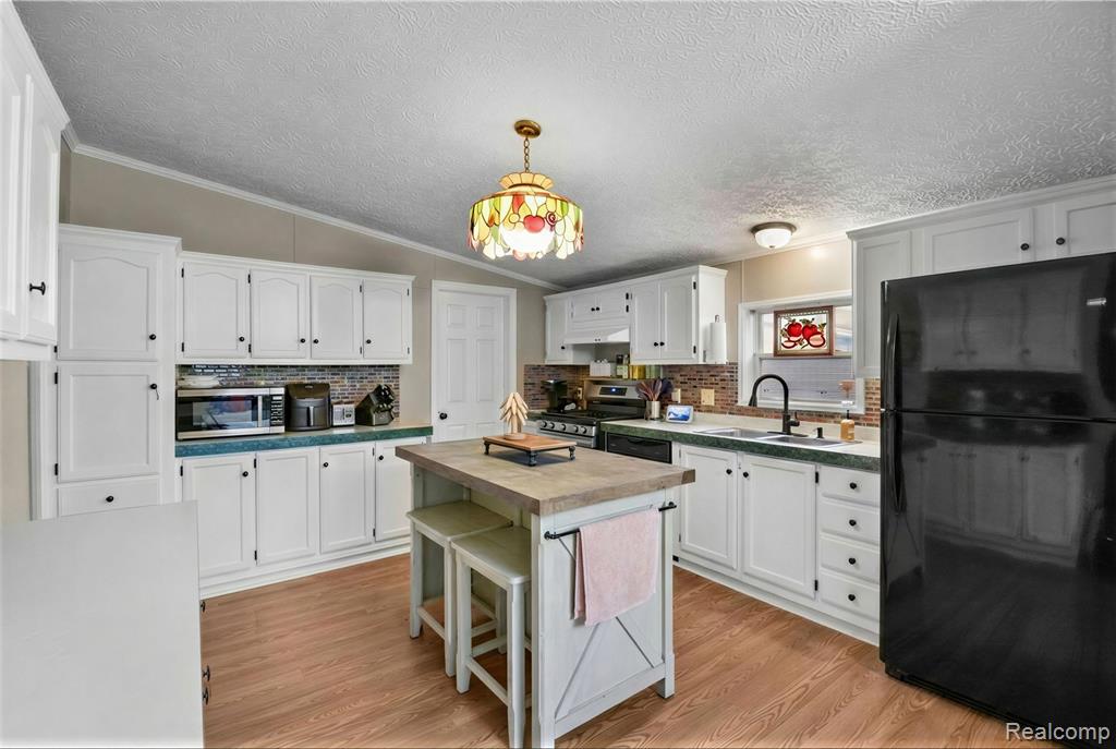 2330 CHARTER OAK Court, Newport, MI 48166 — Photo 13