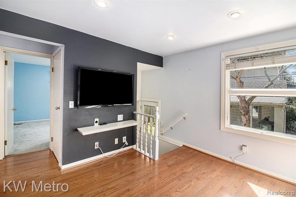719 W 12 Mile Road, Royal Oak, MI 48073 — Photo 3