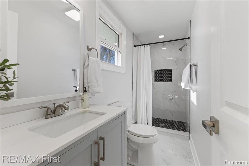 532 NICHOLS Road, Auburn Hills, MI 48326 — Photo 26