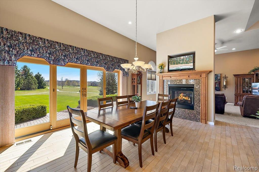 8449 S SHORE Drive, Clarkston, MI 48348 — Photo 18