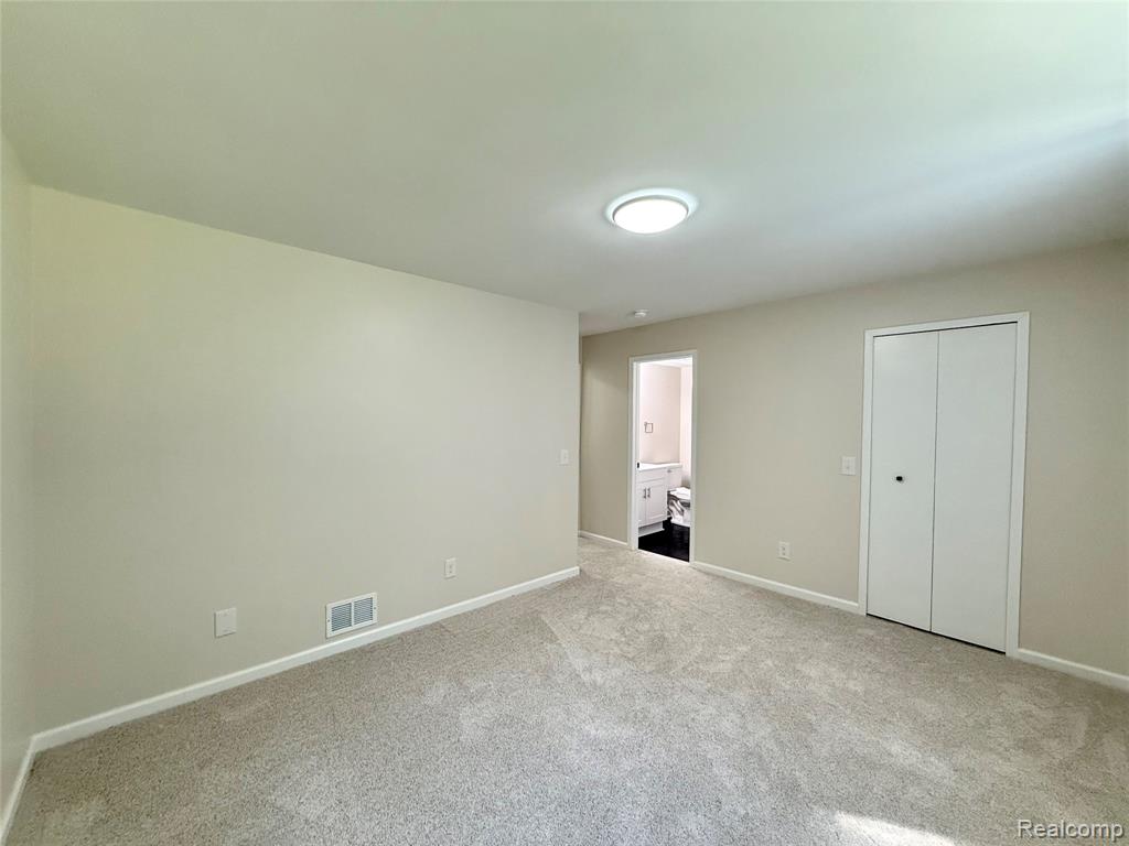 29870 W 12 Mile Road, 703, Farmington, MI 48334 — Photo 32