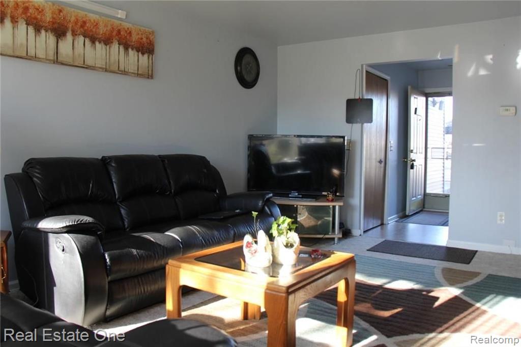 42493 LILLEY POINTE Drive, Canton, MI 48187 — Photo 6