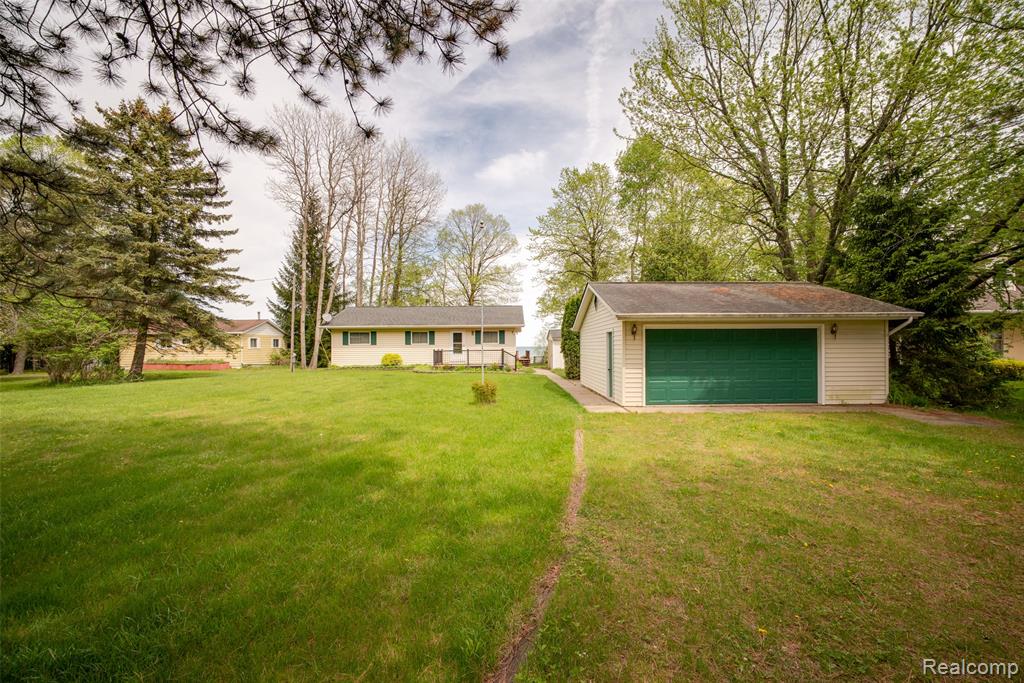 6240 Lakeshore Road N, Palms, MI 48465 — Photo 29