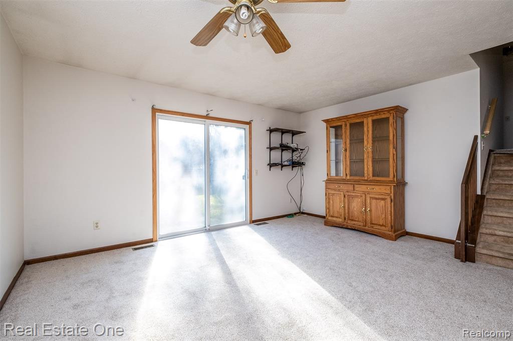 7053 Pershing, Waterford, MI 48327 — Photo 14