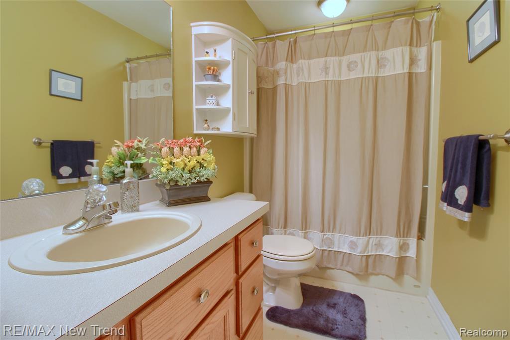 2759 Maple Forest Drive, Wixom, MI 48393 — Photo 14
