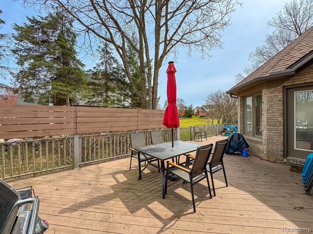55884 PARKVIEW Drive, Shelby Twp, MI 48316 — Photo 40