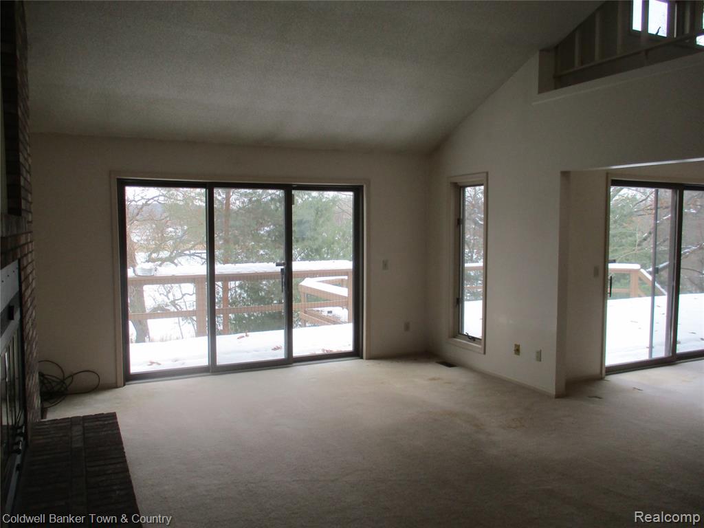 9102 Lake Crest Drive, Whitmore Lake, MI 48189 — Photo 12