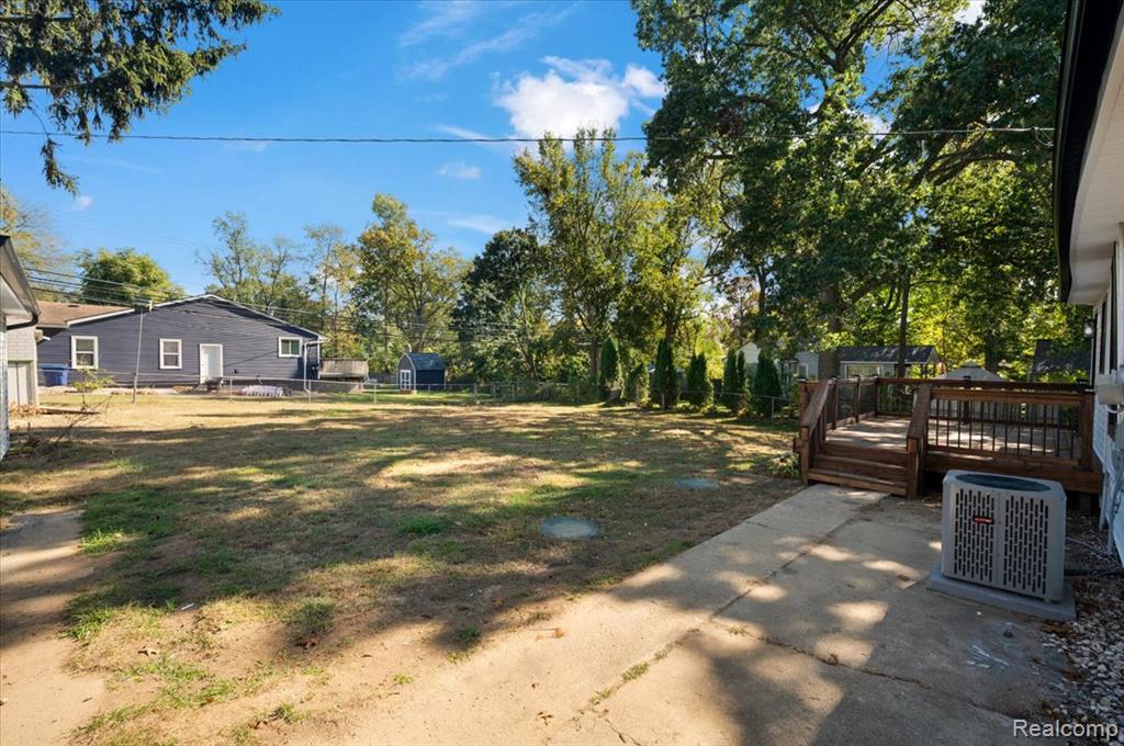 1588 Ladd Road, Wolverine Lake, MI 48390 — Photo 26