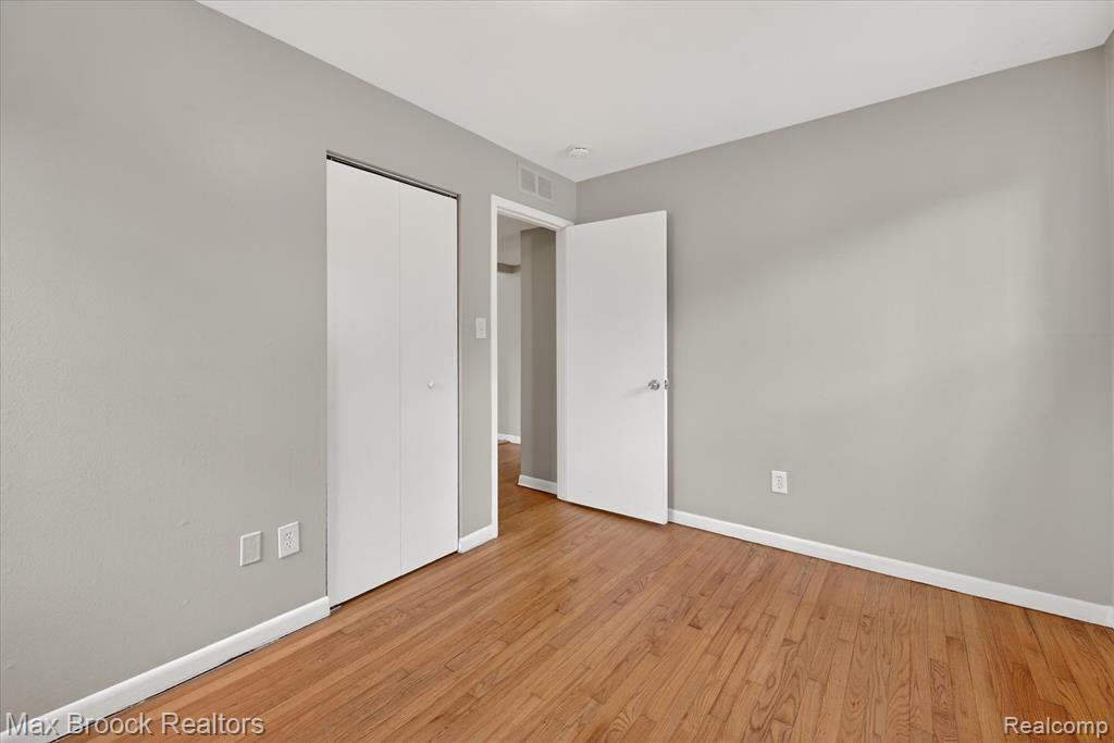 23448 Easterling Avenue, Hazel Park, MI 48030 — Photo 25