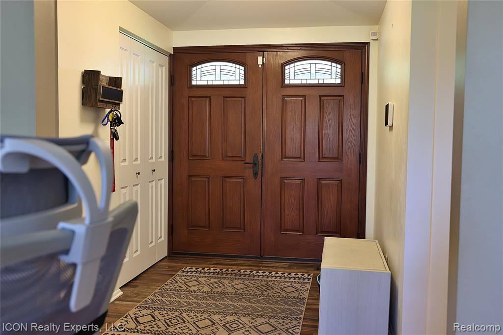 36927 Heatherton Drive, Farmington, MI 48335 — Photo 3