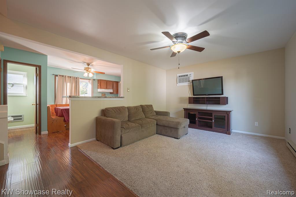 8621 OAKSIDE Avenue, Commerce Twp, MI 48382 — Photo 26