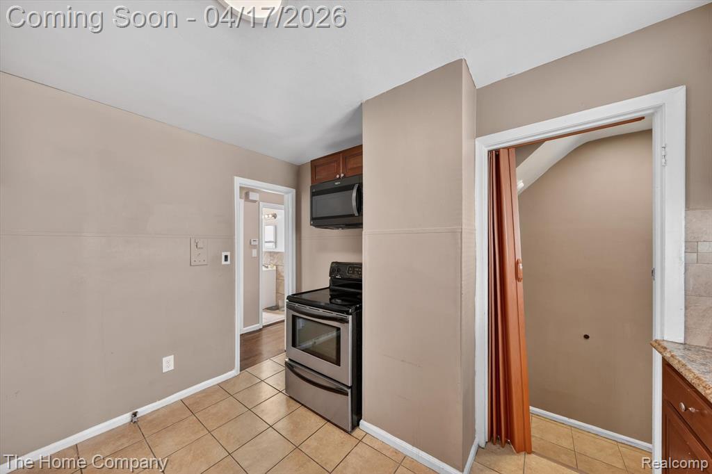 9077 Fielding Street, Detroit, MI 48228 — Photo 14